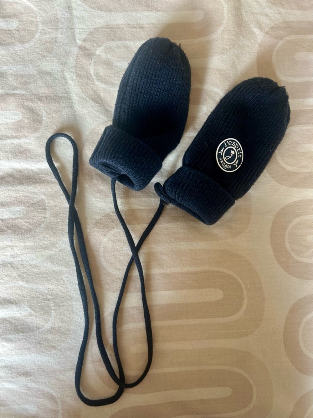 Jacadi Navy Blue Knit Baby Mittens with String